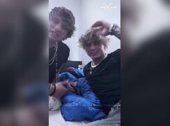hot guys jerk