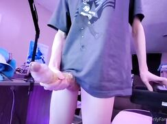 HUGE DICK PUMPING CUM
