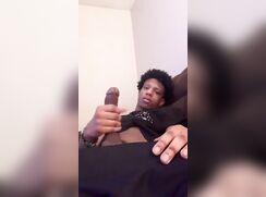 Hung black guy cumshottt