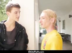 hung Kaleb & blond twink cocksucker