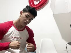Hung muscle twink wanks twink boys porn