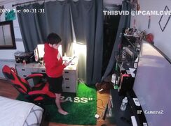 IP Cam Jerking gamer Lad
