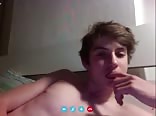 Jonas komt klaar en plast boys porn