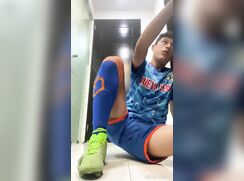 jovencito desconocido deportista caliente