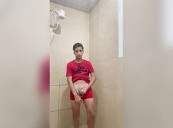 Just doing it in red shorts n t-shirt