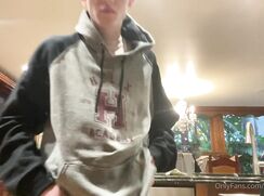 Kitchen wank and cum cam boys porn
