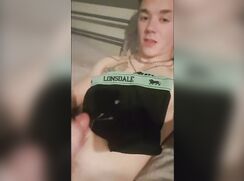 [MC]-[069] Teen shoots a nice load onto his boxers!
