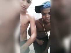 Mucilon fazem live para conseguir dinheiro