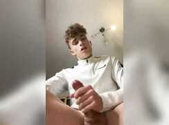 Nice masturbating teen boy