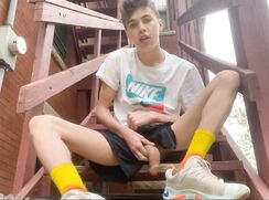 Nike Boy Shoots In His Nikes   OF5972