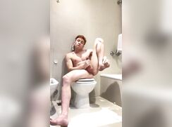 [NT][239] [Bathroom] Small clips of teens, Twinks & guys from NT