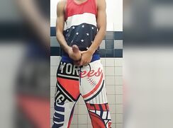 NYC boy jacks off cam porn