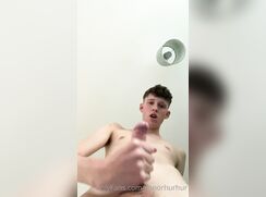 [OF][33] Young Conor wanking and cumshots