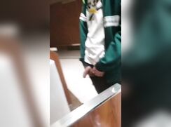 Pissing016