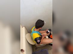 public toilet3a