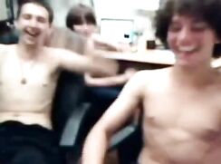 rio s'exhibe sur la cam twink porn