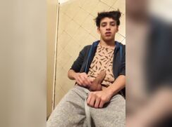 Risky Jerkoff Boys Porn