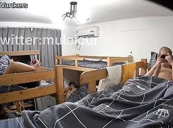 Roommates amateur