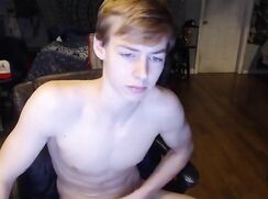 Rusti's jerk while chatting boys cam porn tube