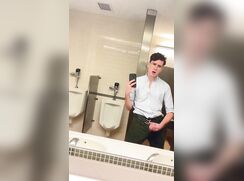 Selfie-Twink Jerks Off in Mens Room & Cums 222