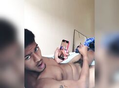 Shaun Wanks his Cock on the Bed