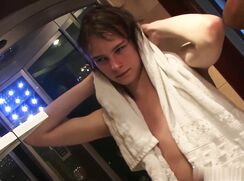Shower blonde