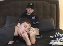 Skater feet worship