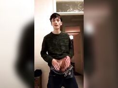Skinny 19yo Nerd Cums 200