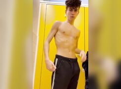 Skinny Gay Guy cums