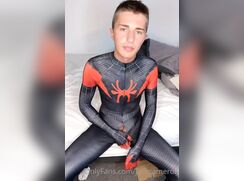 Spiderman is cumming:-)