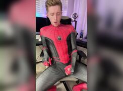 Spidey Twink Cums 210