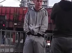 Sweatpants Crew Freeballing hand in pants