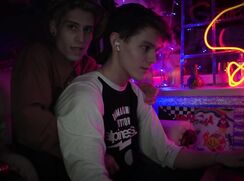 [T68]-[09] - [HDS] -  Passionate gamer and his friend