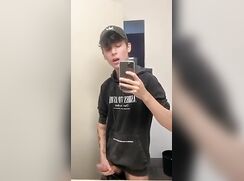 Teddy's shows and wank his dick
