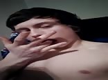 Teen fingers himself and cums