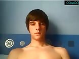 Teen has a lovely wank in bed boys porn