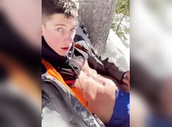 Teen jizzes on the slopes