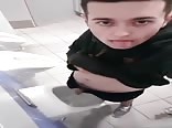 teenboy piss at school