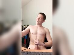 [TIME TO SELFIE][110] Teen & twink to selfie