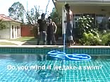 trio à la piscine pool tools movie