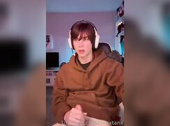 Tristan cums