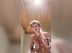 Troye Sivan ZXC7