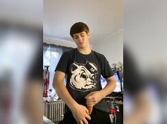 Twink jerking out a load