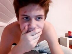 Twink jerks in his attic room