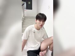 twink wank in public solo gay porn handjob