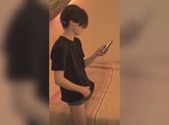 Twink Wanks to Self Pic