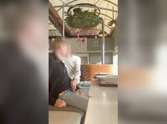 [Twit] [479] At the foodcourt in the mall