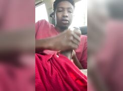 [Twit] [685] Black in the car