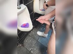 [Twit] [835] Oh he’s at the urinal bc he’s pissingcum I get it
