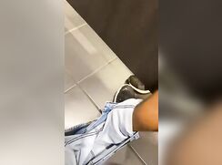 Under stall handy